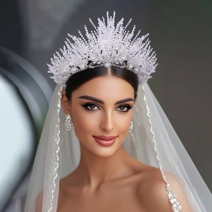 Exquisite Crystal Crown 