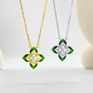 Luxury Four Leaf Clover 